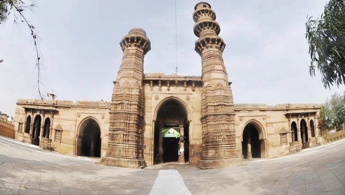 Jhulta Minara Sidi Bashir Mosque
