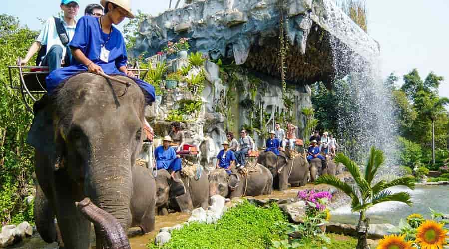 Samphran Elephant Ground Zoo