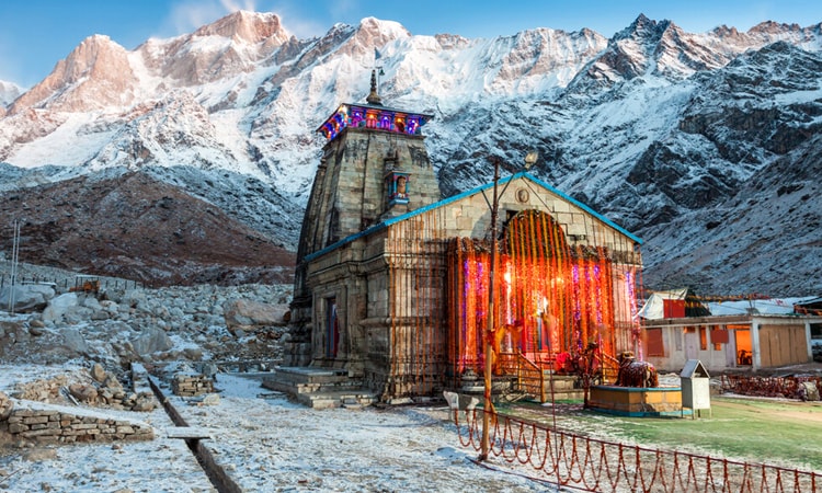 Chardham Yatra by Helicopter 2022 at Best Price @ 1,83,000/-