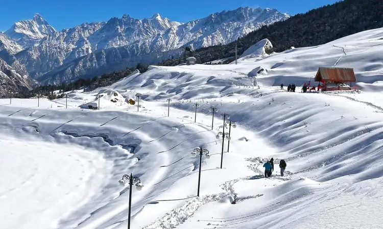 Best Winter Auli Skiing Travel Package