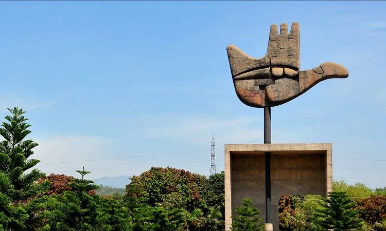 Chandigarh City Sightseeing Tour