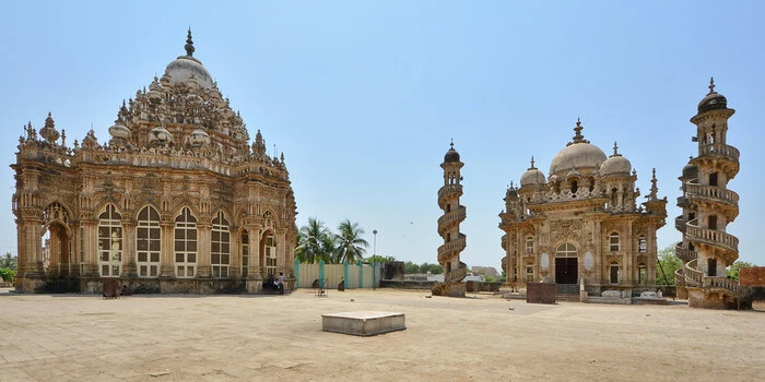 Mahabat Maqbara