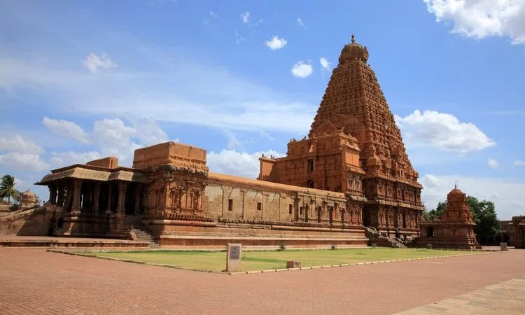 Tanjore with Mararikulam Tour Package