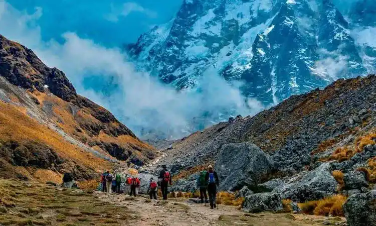 Beautiful Laya Gasa Trek Holidays Package