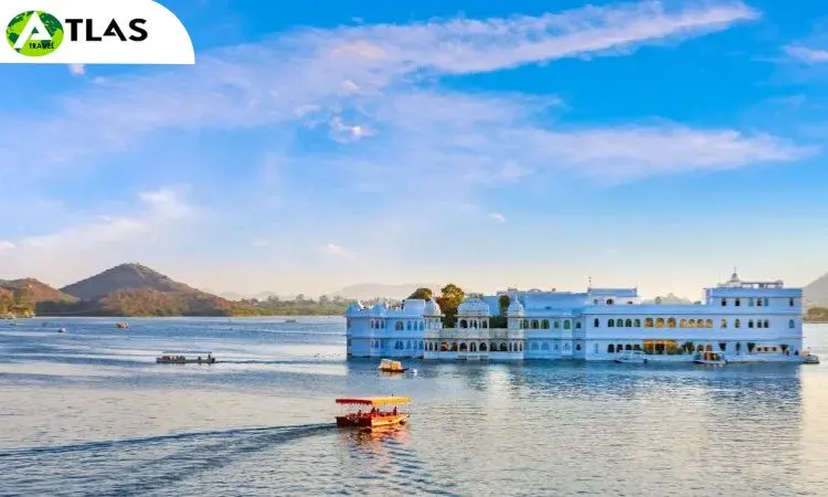 Lake Pichola and Boat-Ride to Lake Palace
